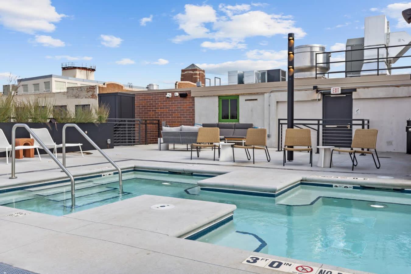 Cozysuites Nlg With Pool Bowling Alley Sauna #10 * Minneapolis